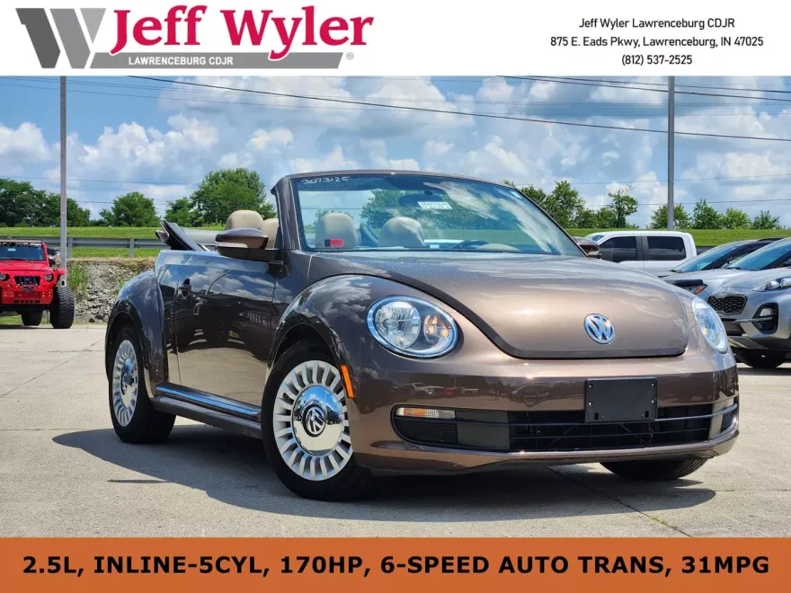 2013 Volkswagen Beetle Convertible 2.5L photo 1