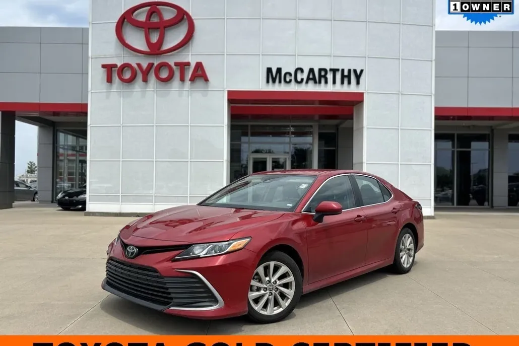 2024 Toyota Camry LE photo 1