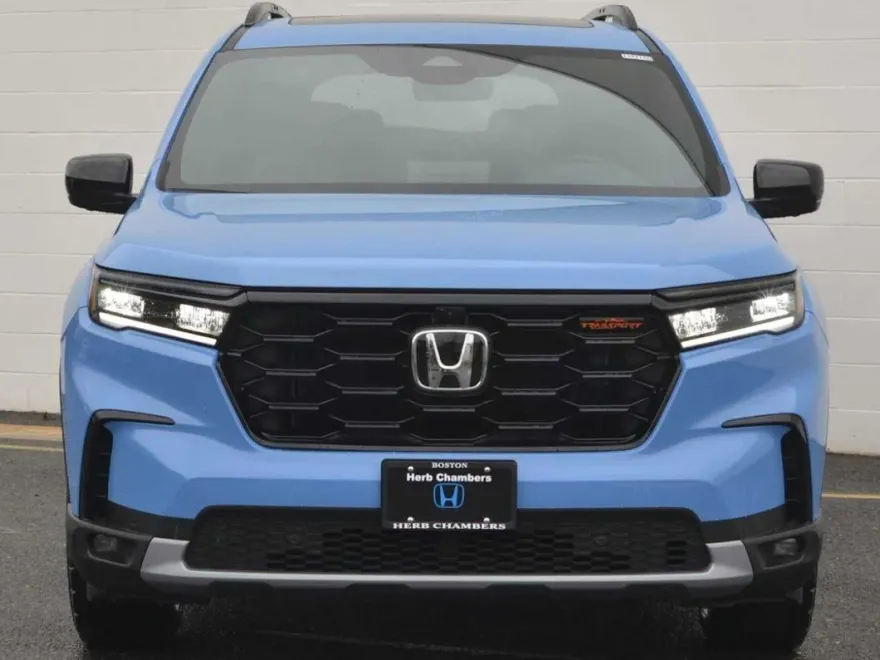 2025 Honda Pilot TrailSport photo 1