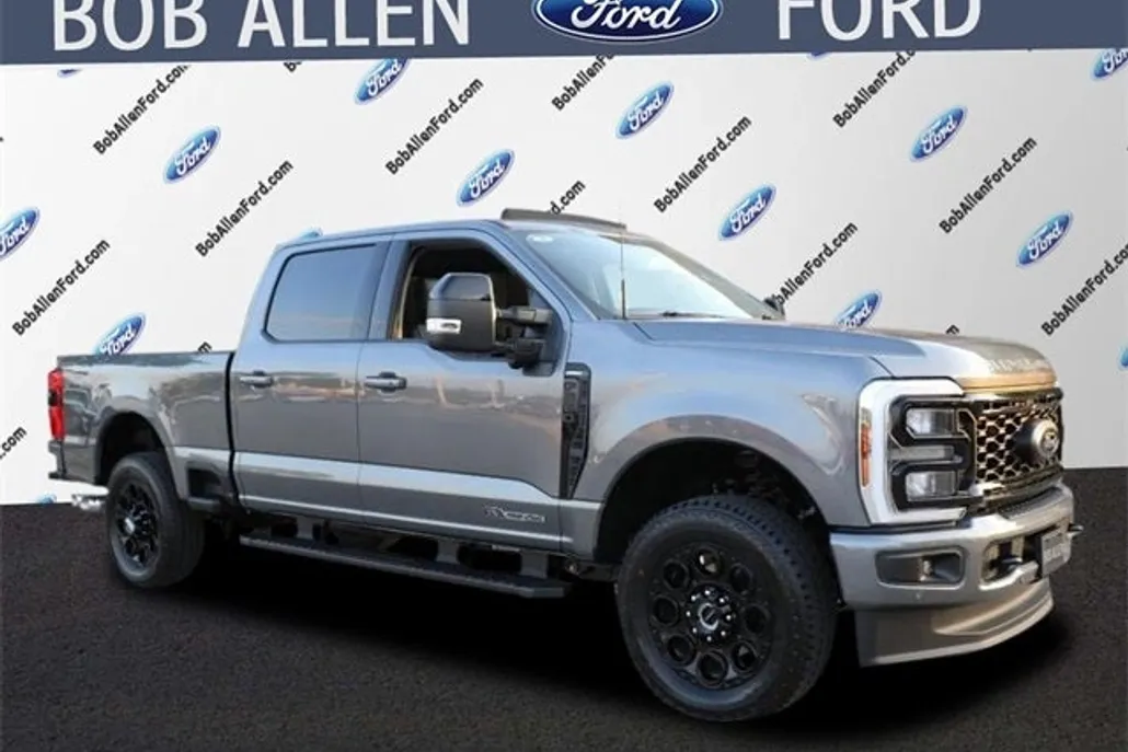 2025 Ford F-250 Lariat photo 1