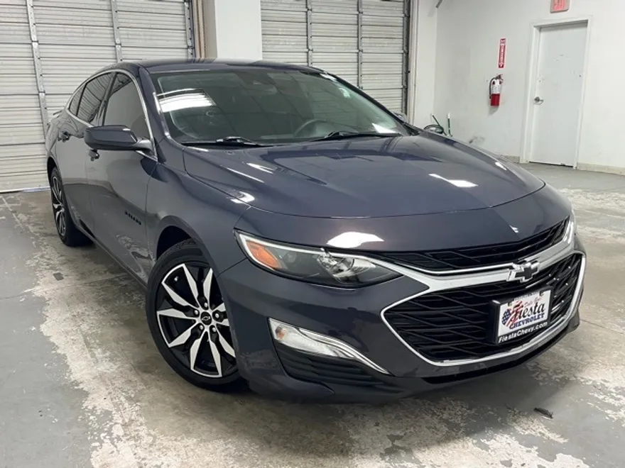 2025 Chevrolet Malibu RS photo 1