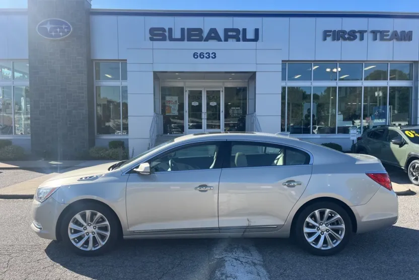 2015 Buick LaCrosse Leather photo 1