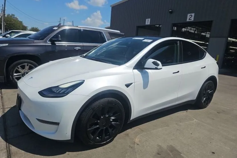 2021 Tesla Model Y Long Range photo 1