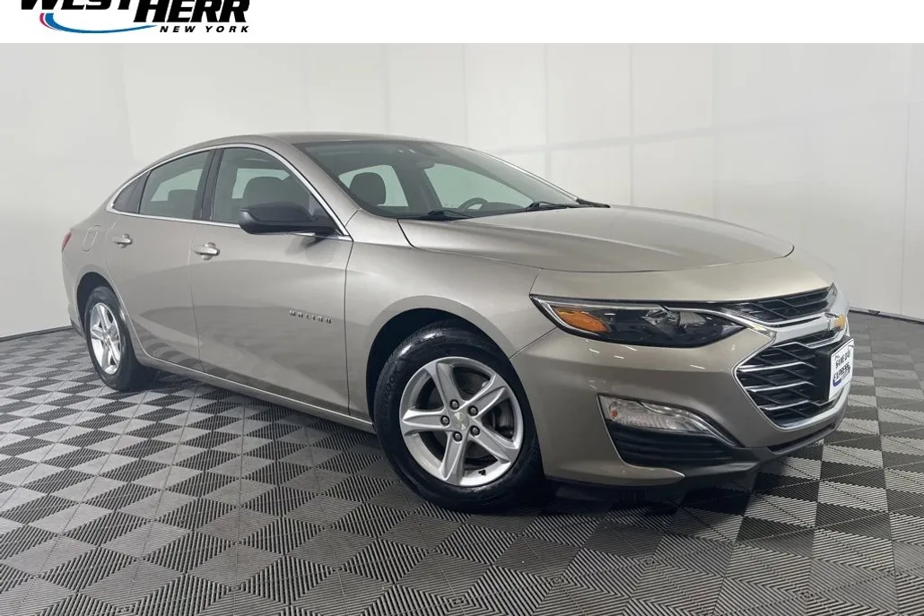 2022 Chevrolet Malibu photo 1