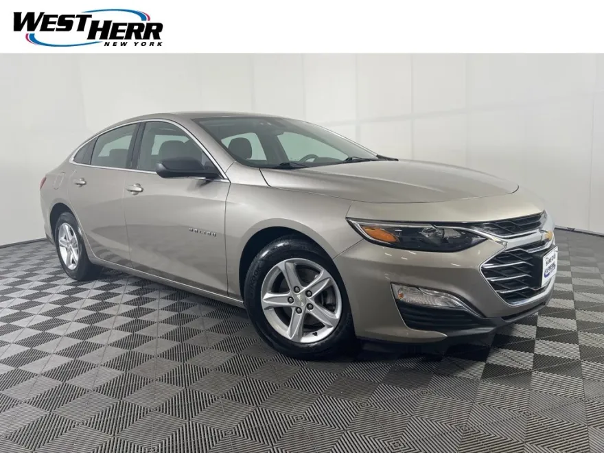 2022 Chevrolet Malibu photo 1