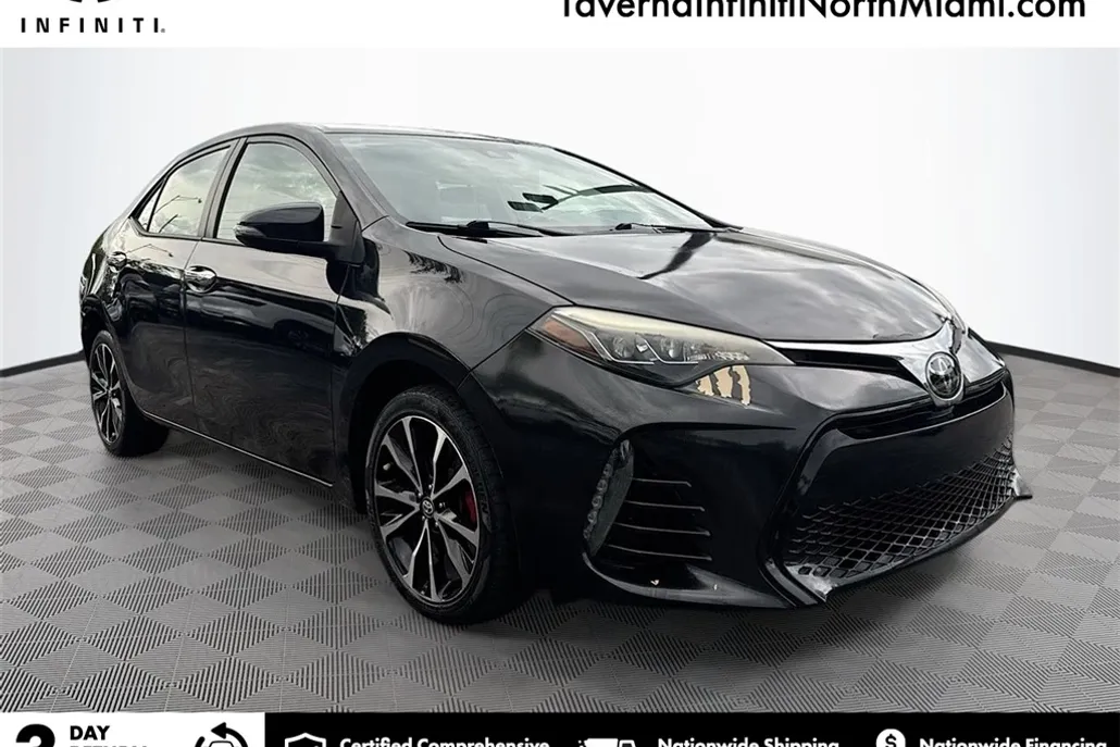 2018 Toyota Corolla SE photo 1