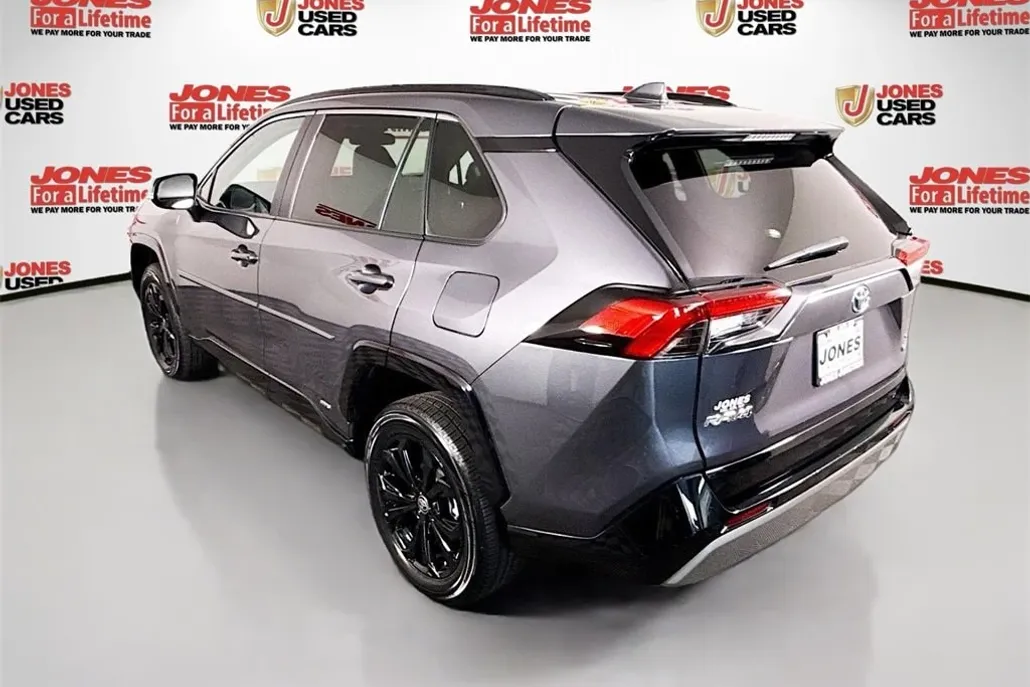 2022 Toyota RAV4 Hybrid SE photo 1