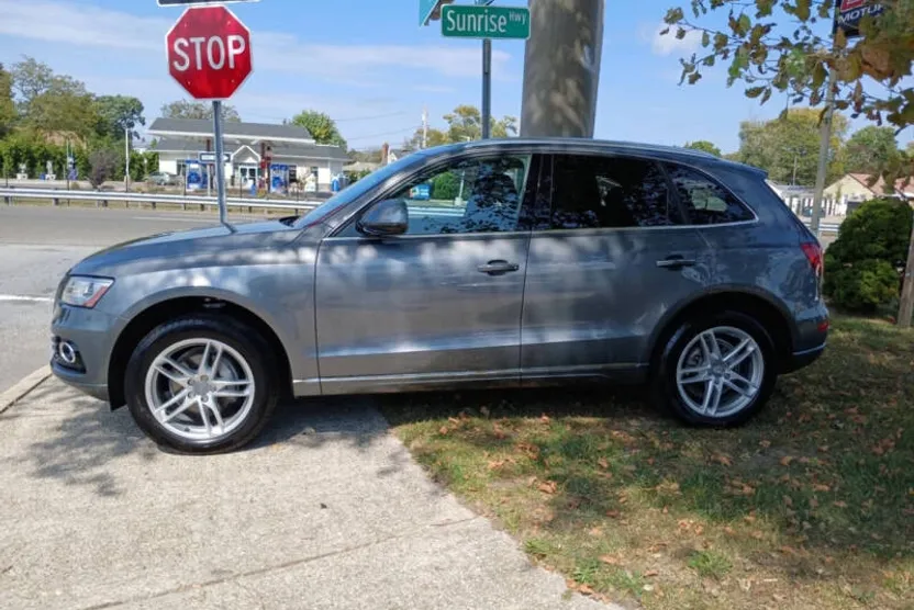 2016 Audi Q5 2.0T Premium Plus photo 1