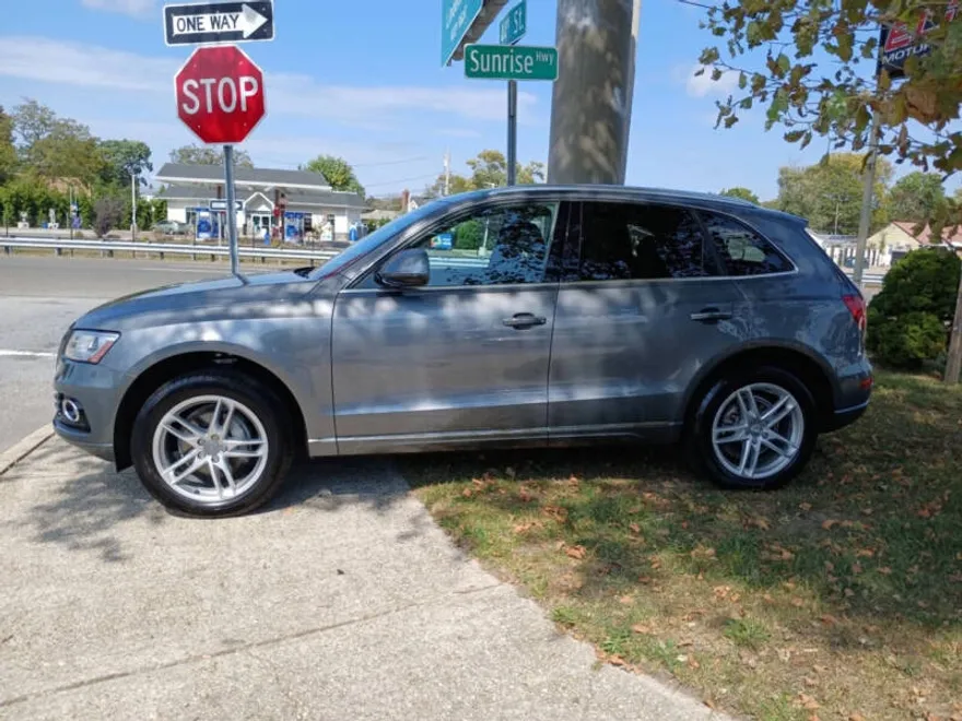 2016 Audi Q5 2.0T Premium Plus photo 1