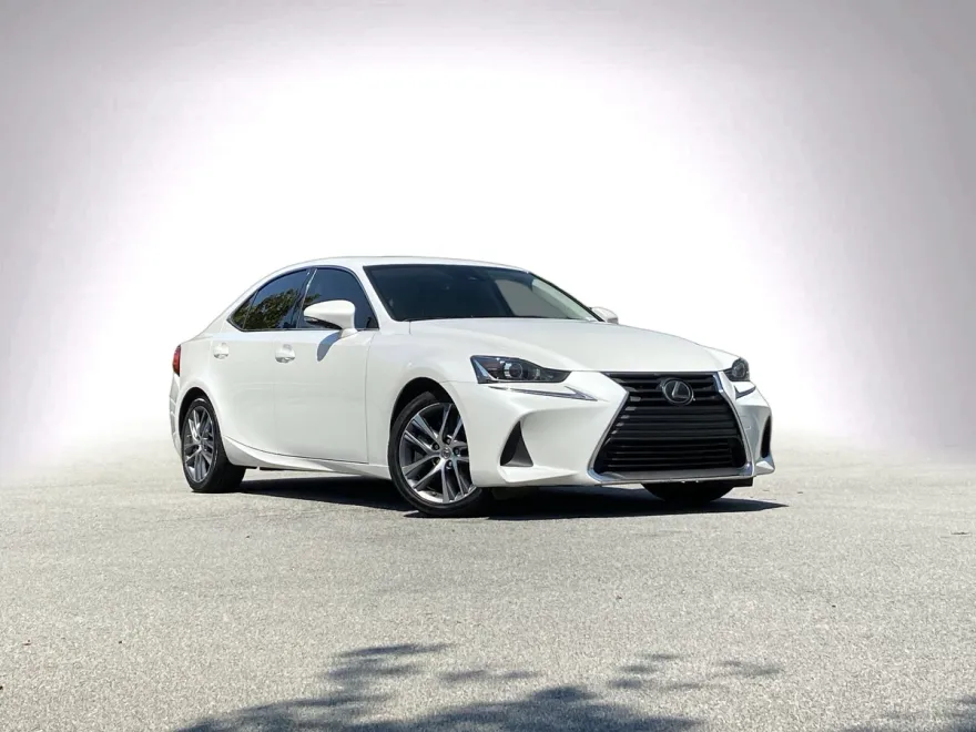 2019 Lexus IS 300 photo 1