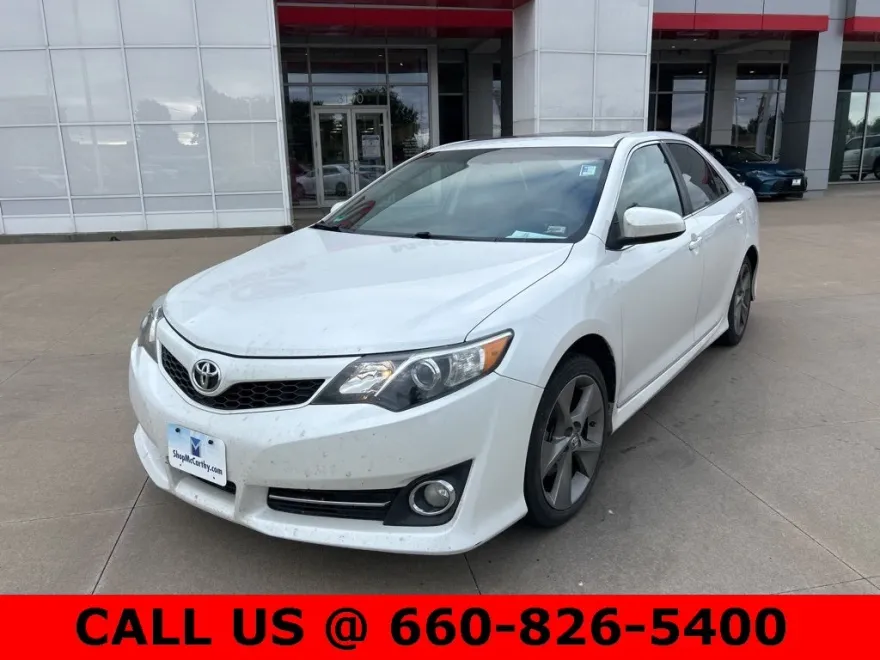 2012 Toyota Camry SE photo 1