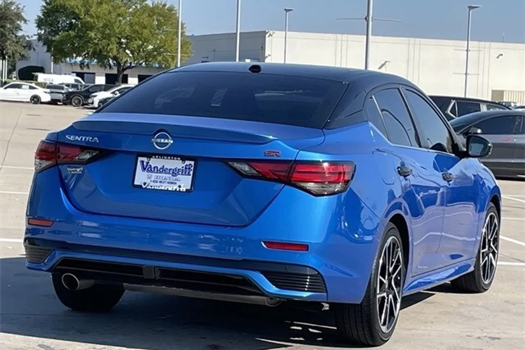 2024 Nissan Sentra SR photo 1