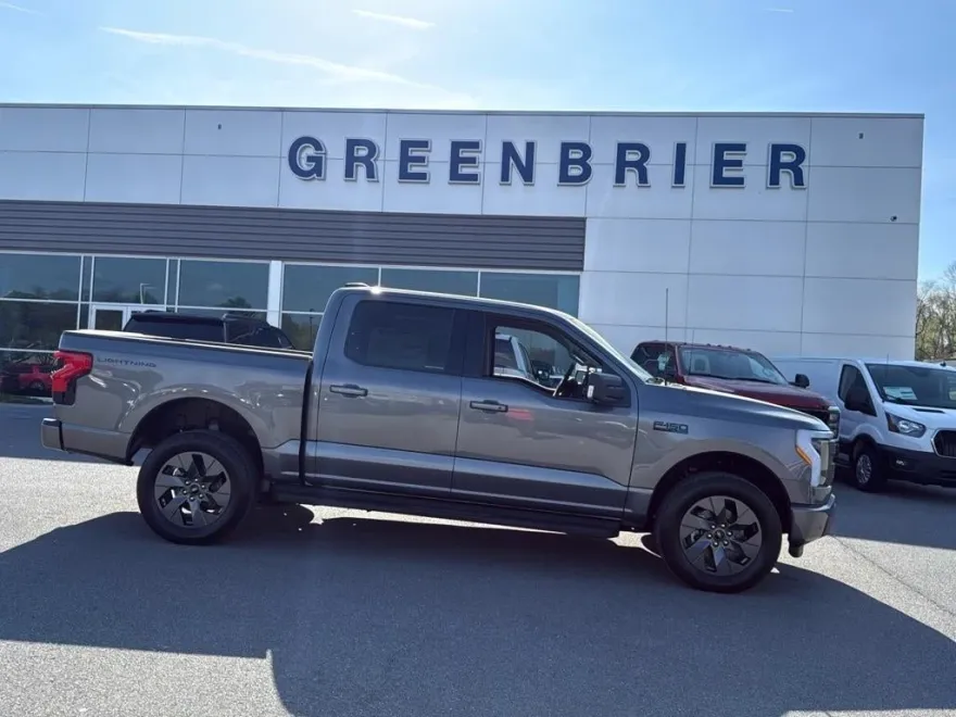 2025 Ford F-150 Lightning photo 1