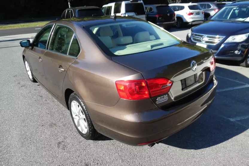 2011 Volkswagen Jetta SE photo 1