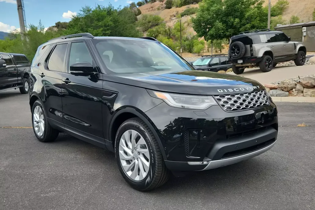 2025 Land Rover Discovery S photo 1