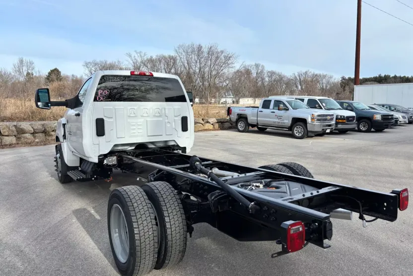 2024 Chevrolet Silverado 6500HD Work Truck photo 1