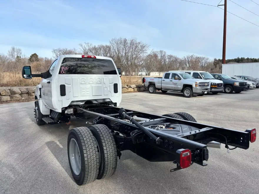 2024 Chevrolet Silverado 6500HD Work Truck photo 1