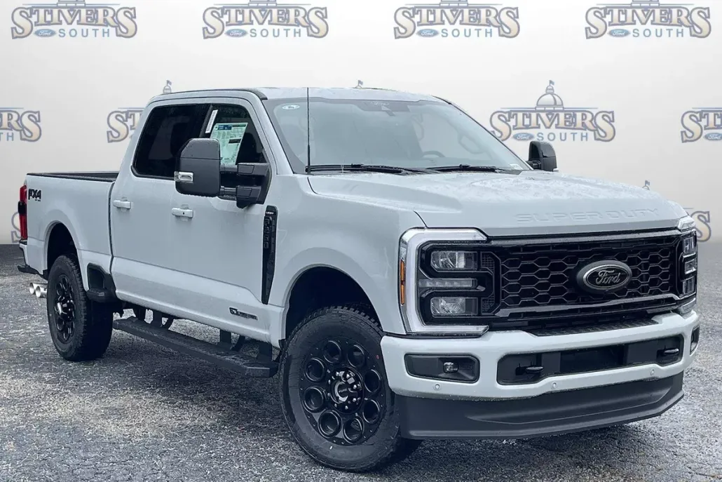 2025 Ford F-250 Lariat photo 1