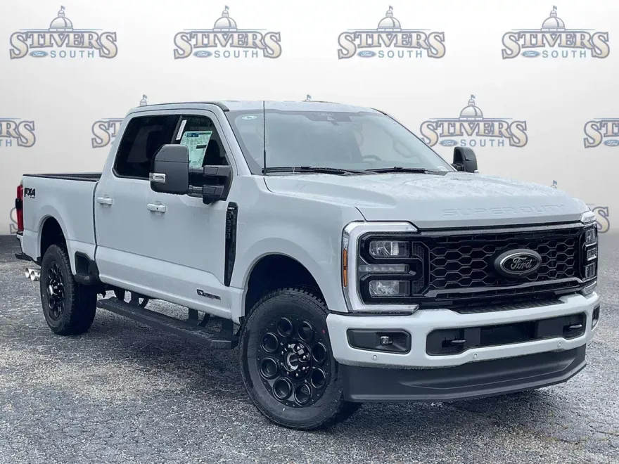 2025 Ford F-250 Lariat photo 1