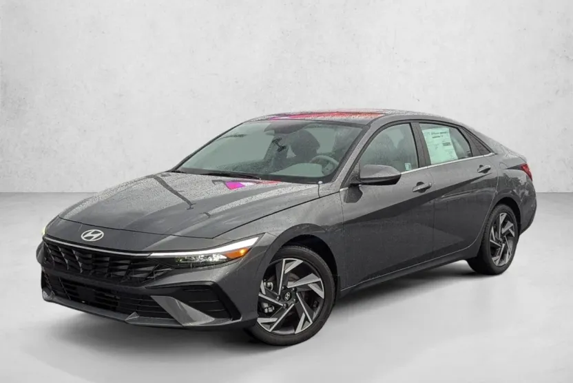 2025 Hyundai Elantra SEL Convenience photo 1
