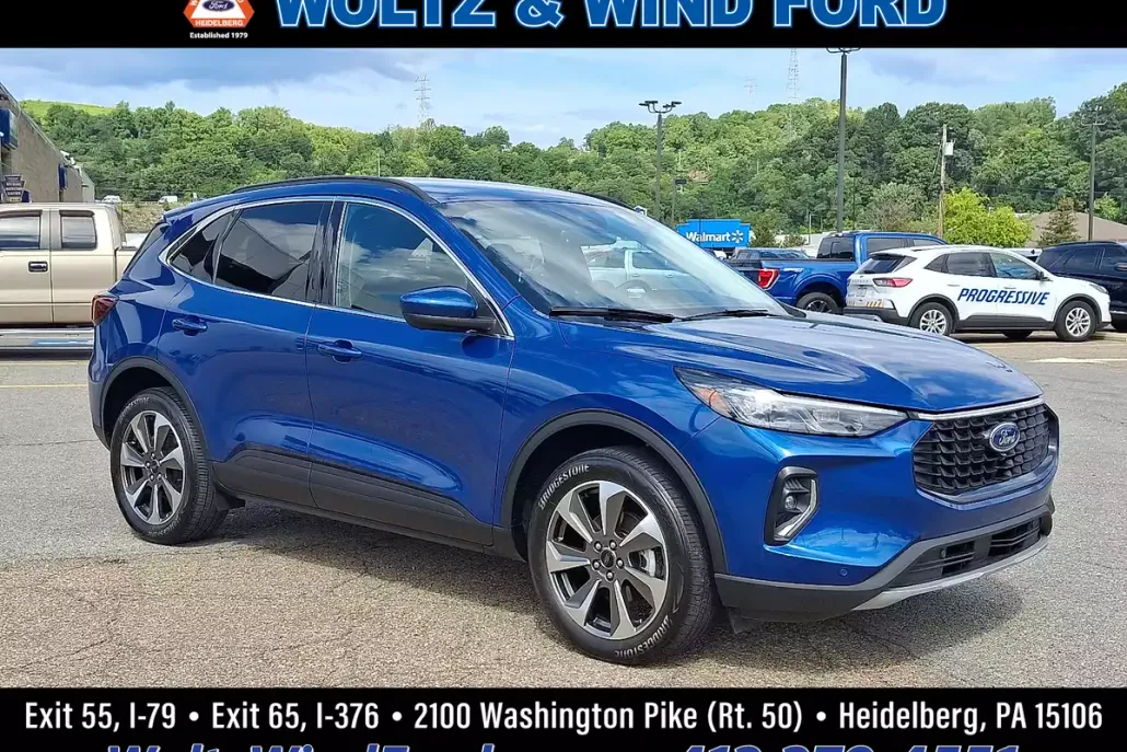 2023 Ford Escape Platinum photo 1