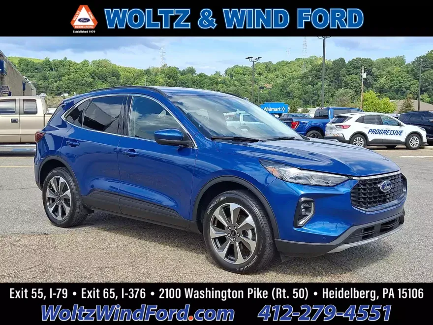 2023 Ford Escape Platinum photo 1