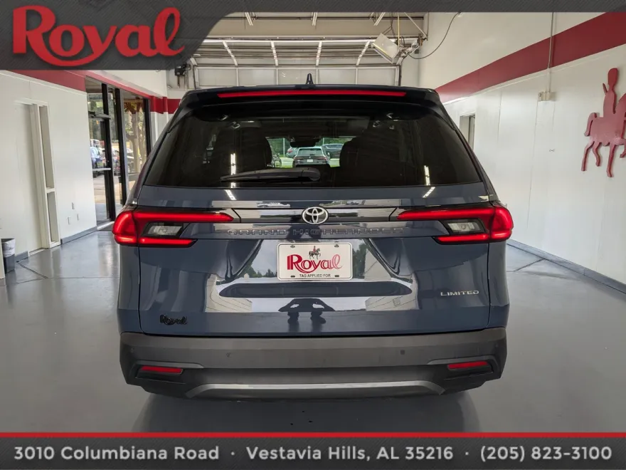 2024 Toyota Grand Highlander XLE photo 1