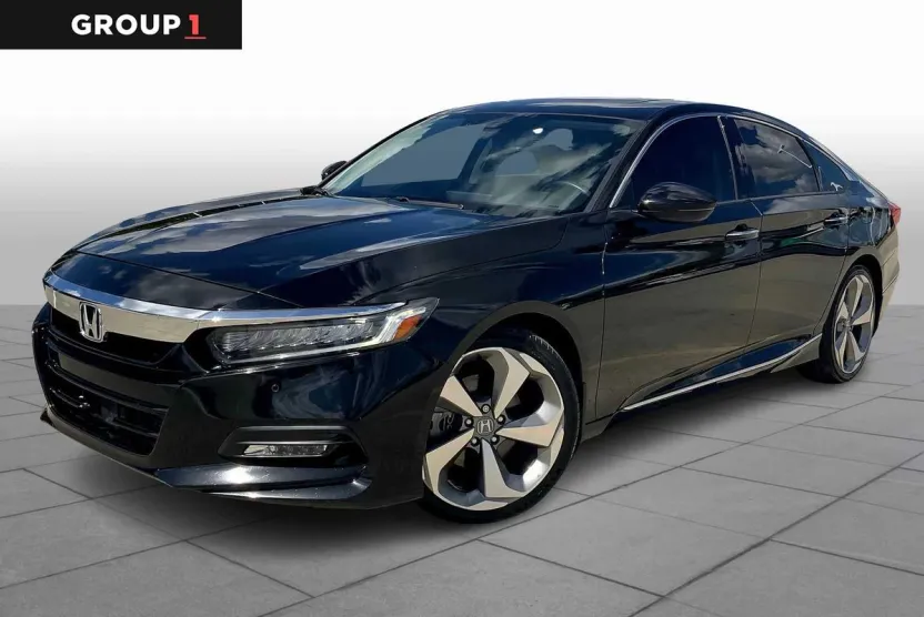2018 Honda Accord Touring 1.5T photo 1