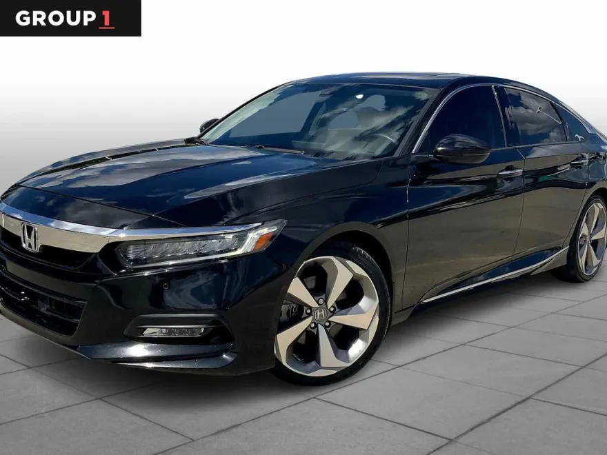 2018 Honda Accord Touring 1.5T photo 1
