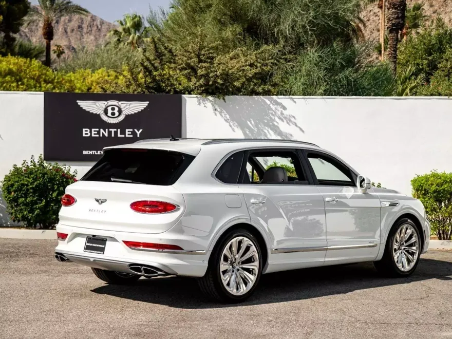 2024 Bentley Bentayga EWB Base photo 9