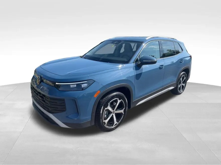 2025 Volkswagen Tiguan SE photo 1