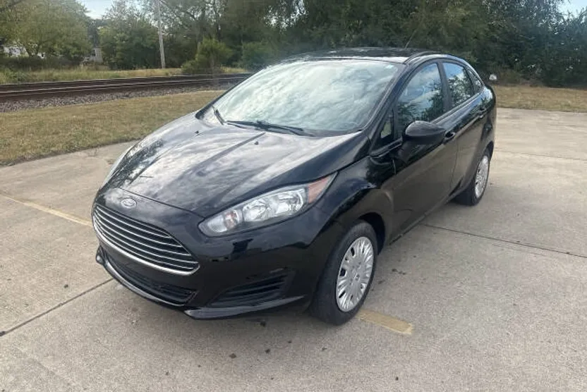 2019 Ford Fiesta S photo 1