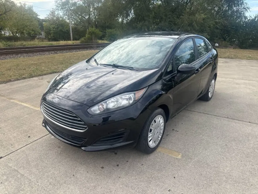 2019 Ford Fiesta S photo 1