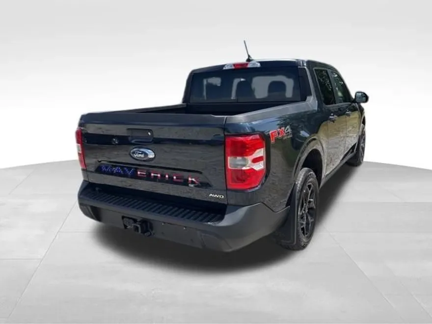 2022 Ford Maverick XLT photo 1