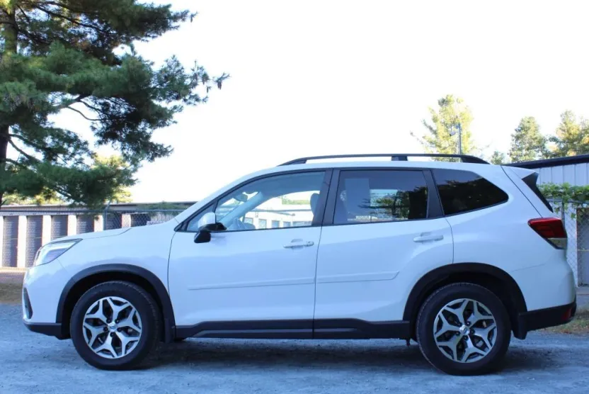 2021 Subaru Forester Premium photo 1