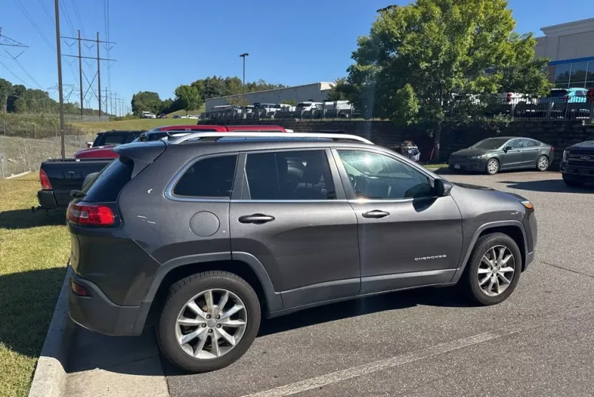2014 Jeep Cherokee Limited photo 1