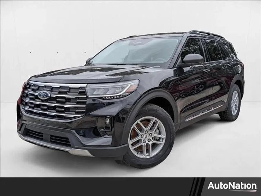 2025 Ford Explorer photo 1