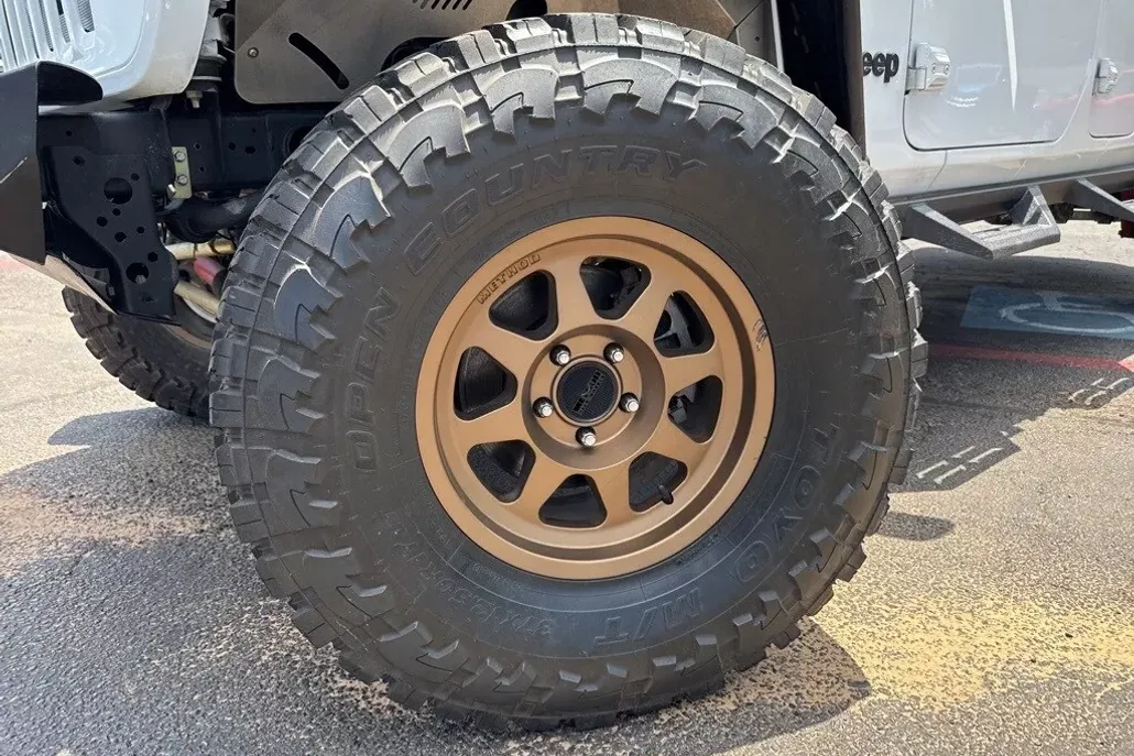 2021 Jeep Gladiator Sport S photo 1