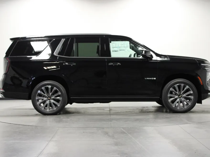 2025 Chevrolet Tahoe High Country photo 1