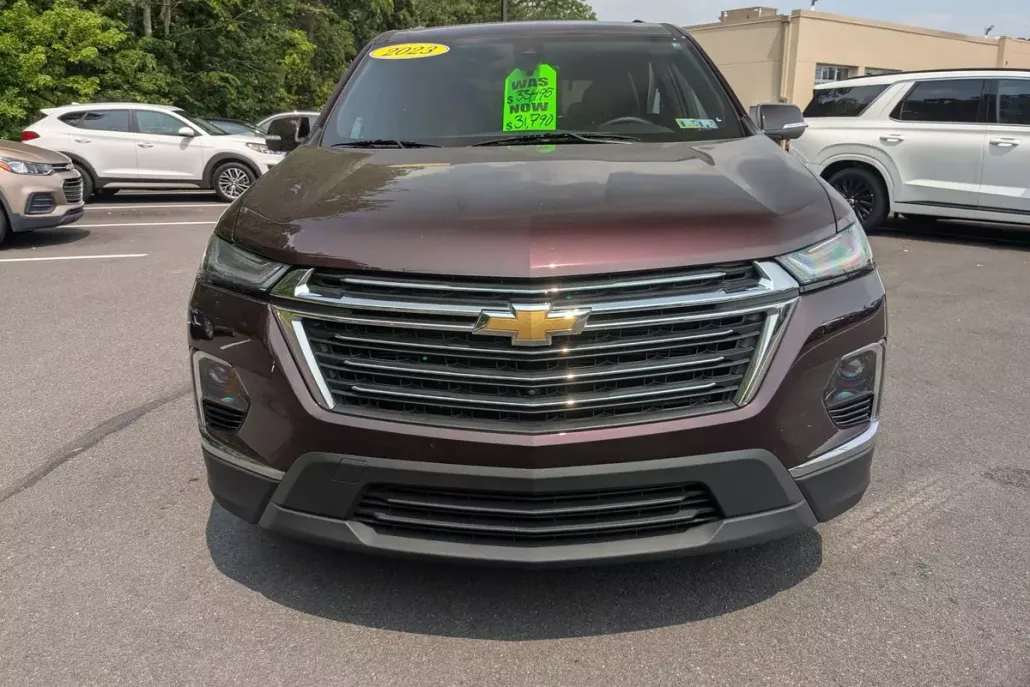 2023 Chevrolet Traverse Cloth 1LT photo 1