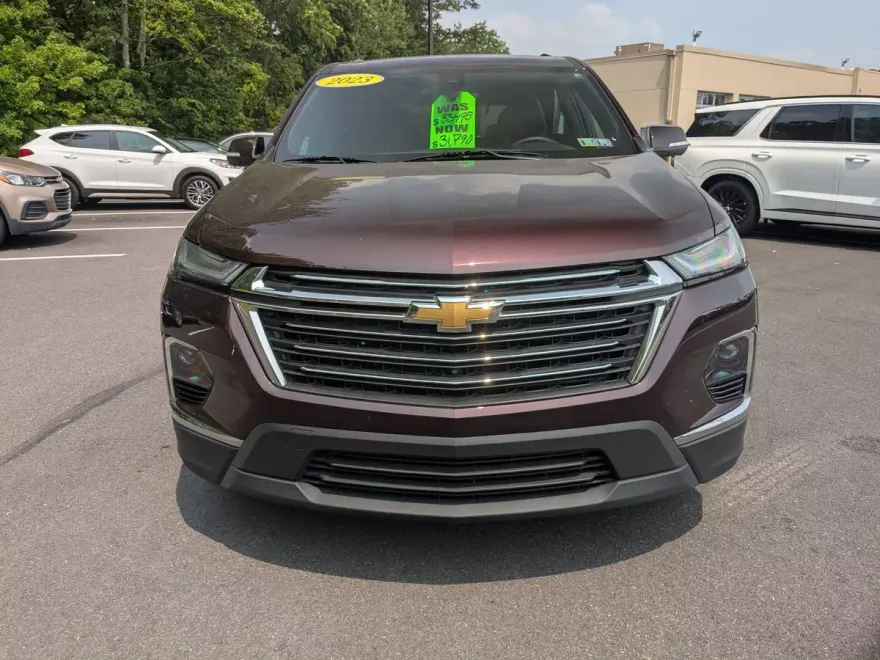 2023 Chevrolet Traverse Cloth 1LT photo 1