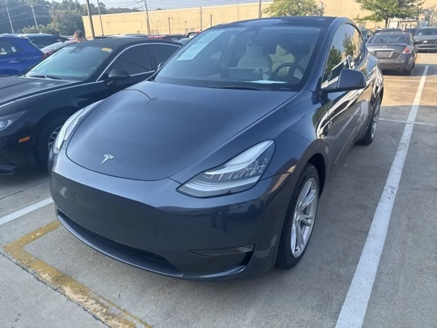 2022 Tesla Model Y Long Range photo 1