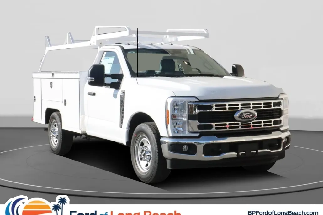2024 Ford F-350 photo 1