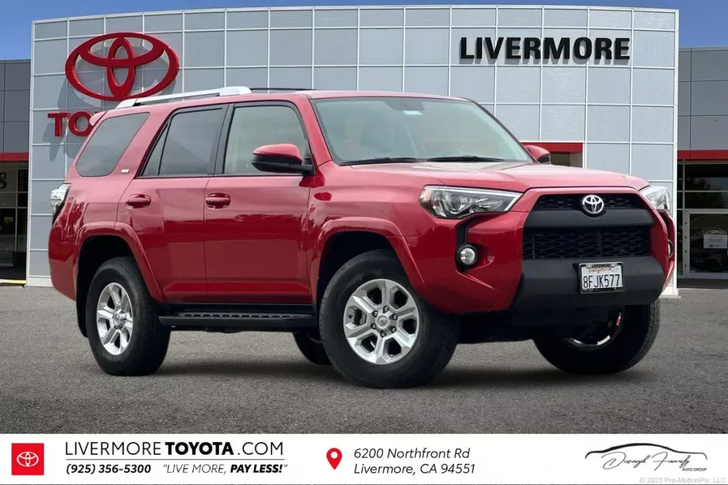 2018 Toyota 4Runner SR5 photo 1