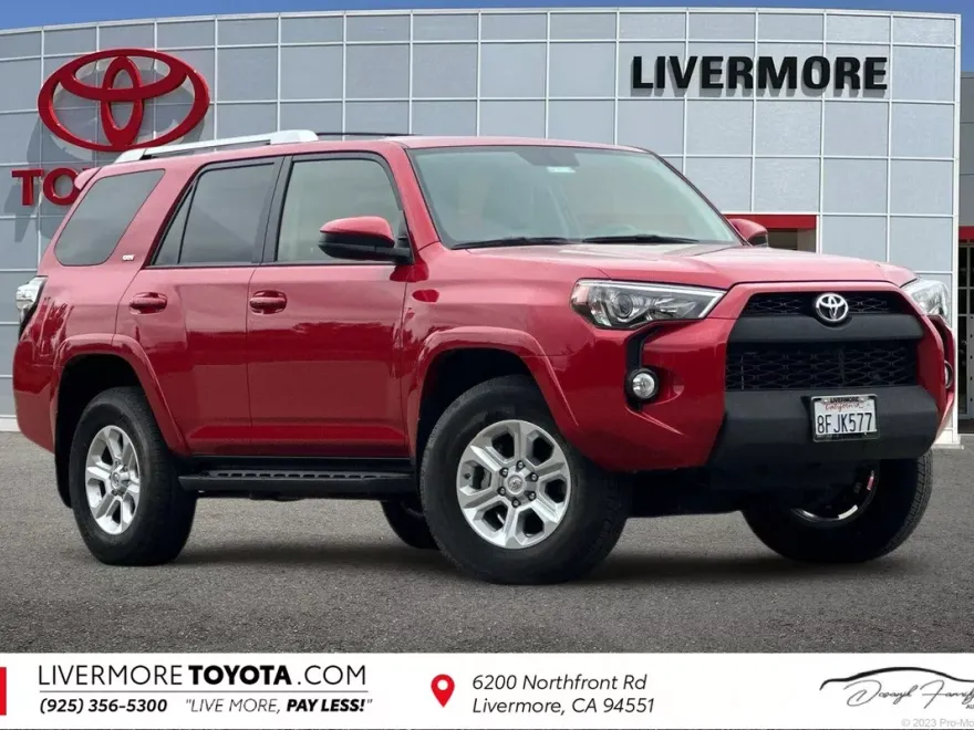 2018 Toyota 4Runner SR5 photo 1
