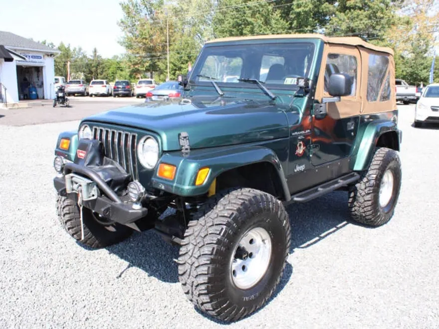 1999 Jeep Wrangler Sahara photo 1