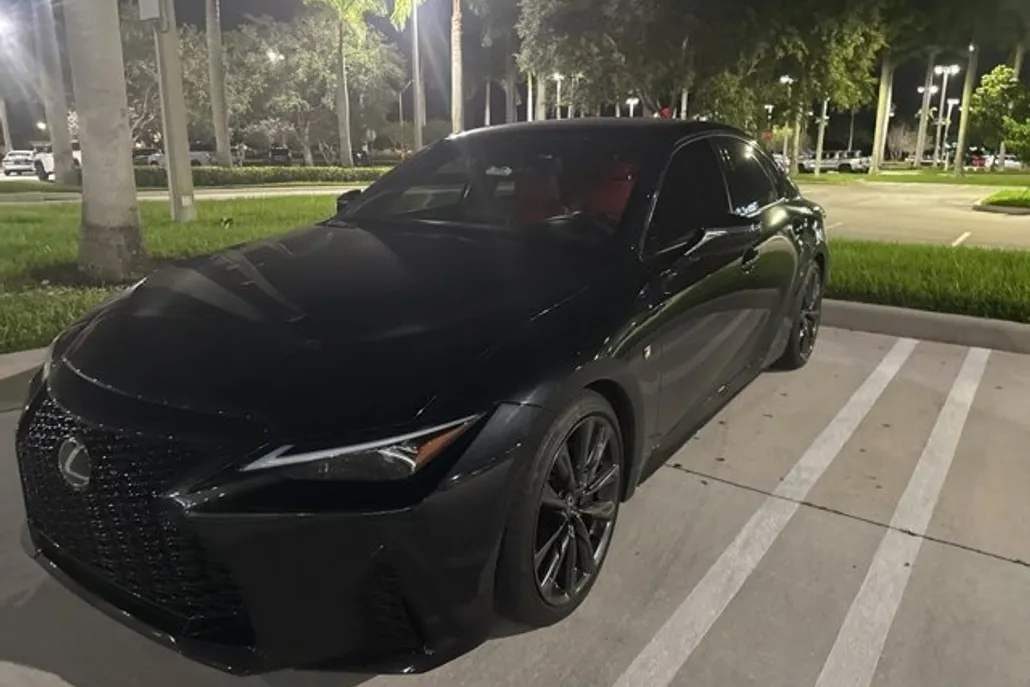 2024 Lexus IS 300 F SPORT photo 1