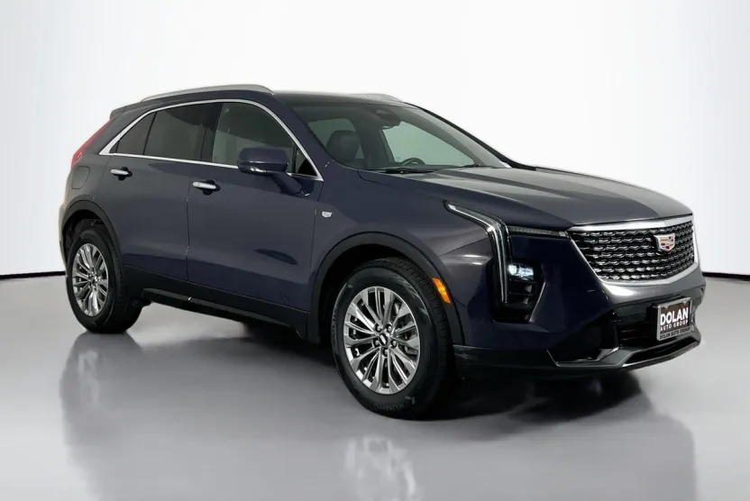 2024 Cadillac XT4 Premium Luxury photo 1