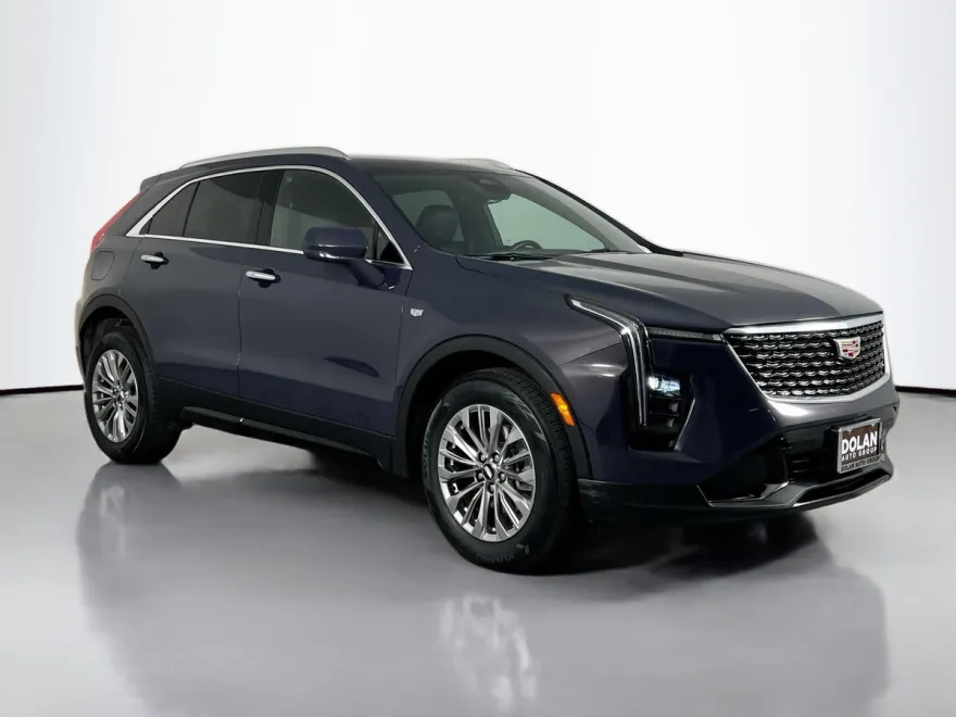 2024 Cadillac XT4 Premium Luxury photo 1