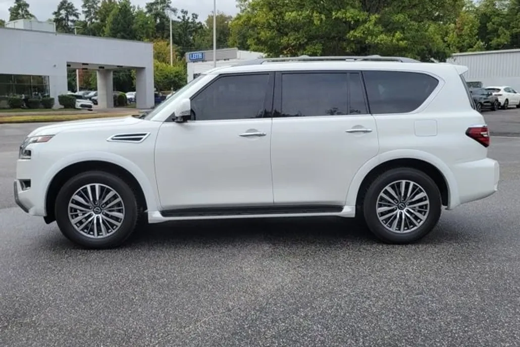 2023 Nissan Armada SL photo 1